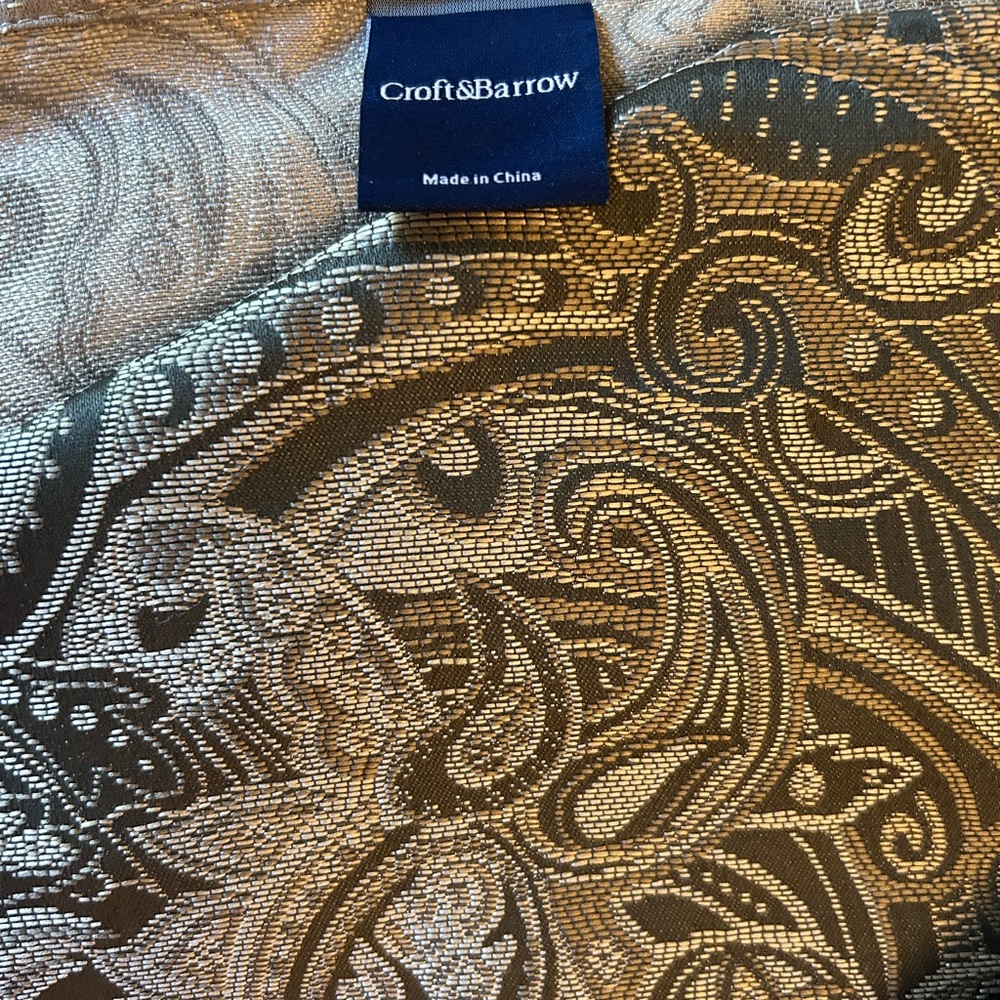 croft & barrow Metallic Gold and Black Paisley Table Linen